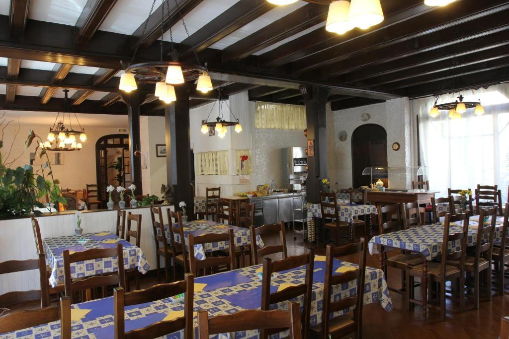 Cleotel La Bourboule Bagian luar foto