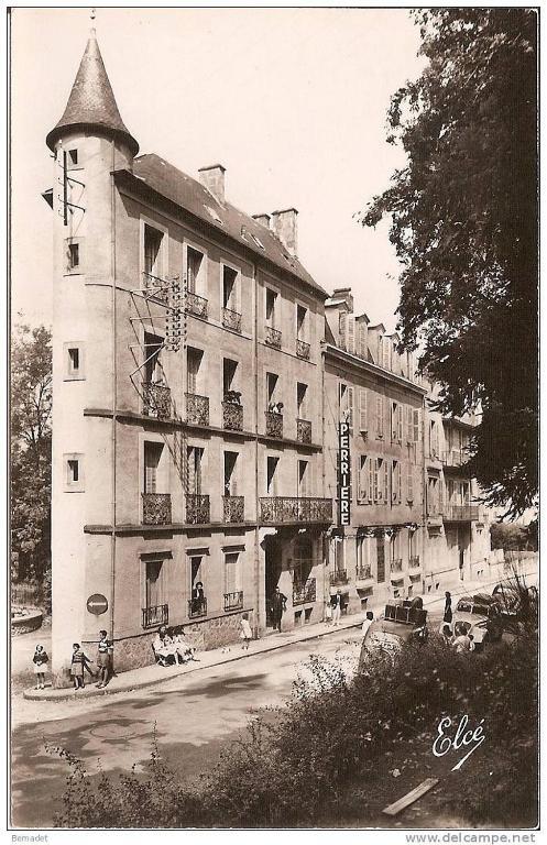 Cleotel La Bourboule Bagian luar foto