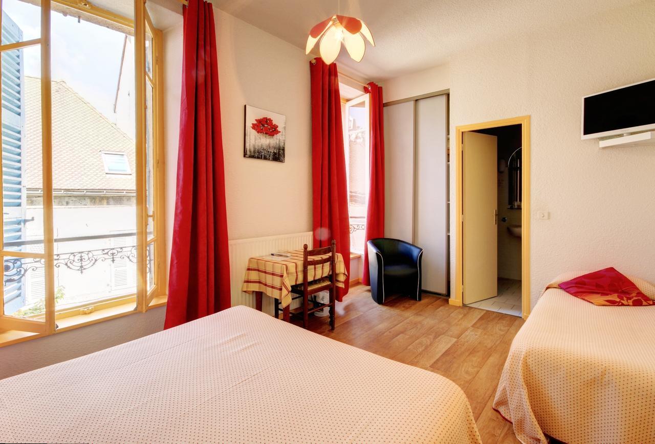 Cleotel La Bourboule Bagian luar foto